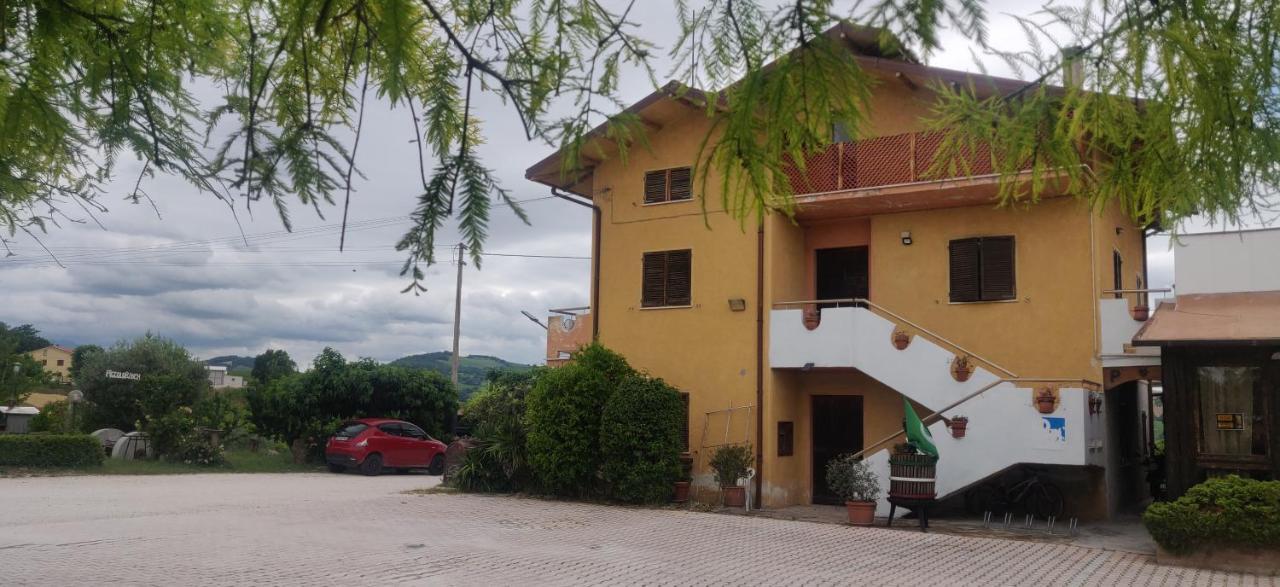 Azienda Agrituristica Piccolo Ranch San Pietro  Exteriör bild
